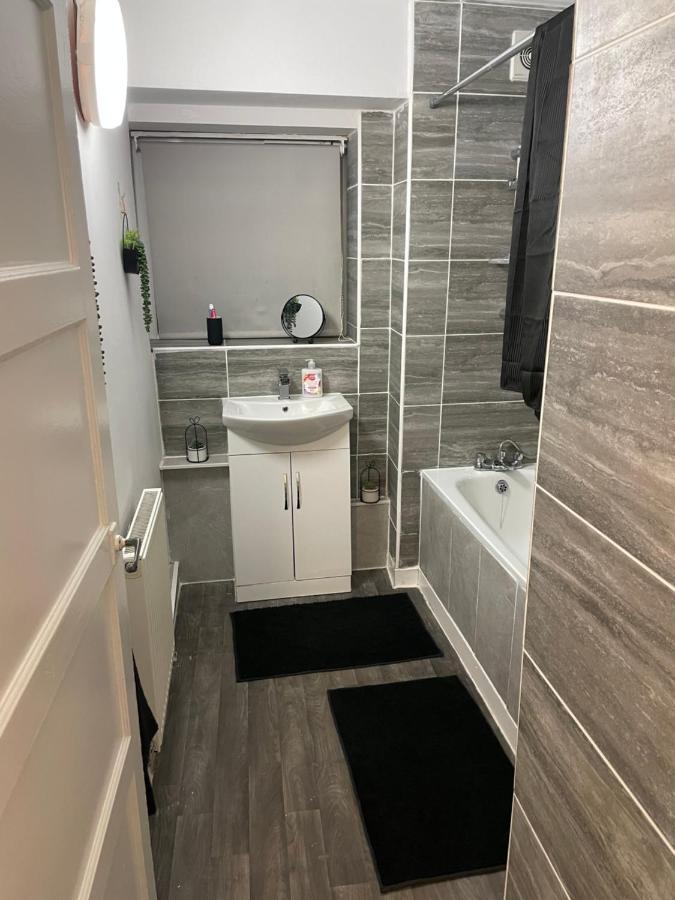 Lovely 2Bedroom 4Mins From Wimbledon Station Λονδίνο Εξωτερικό φωτογραφία